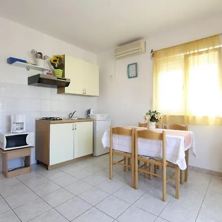 Apartamento In Rogoznica With Terrace, Air Conditioning, Wi-fi Rogoznica (Sibenik-Knin)